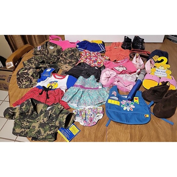 Build-A-Bear BAB Large Lot of Misc Clothes & Accessories Hello Kitty Army - Picture 1 of 11